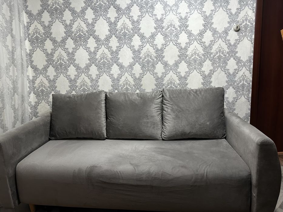 Диван в хорошем состоянии