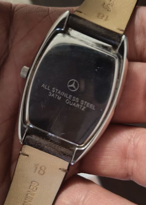 Продам часы автомобильной марки  Мерседес