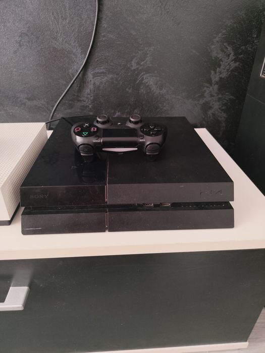 Vând PS 4 & Xbox one s