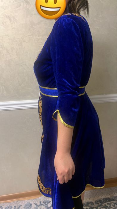 Казахский женский национальный костюм