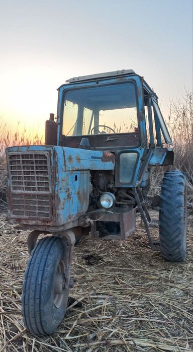 Mtz 80 traktri  sotiladi daqumenti bor 1989 yil