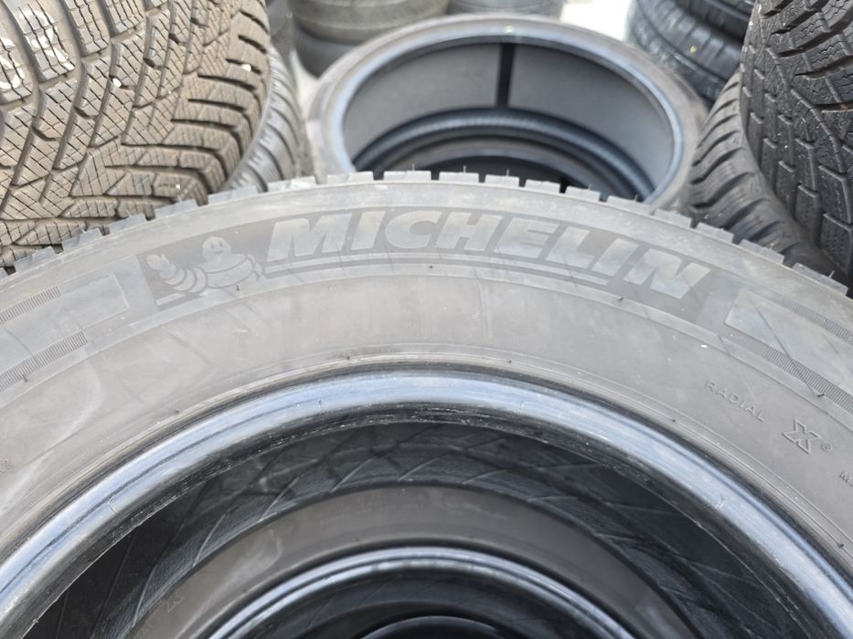 4бр Летни гуми за Бус 225 75 16 С - Michelin