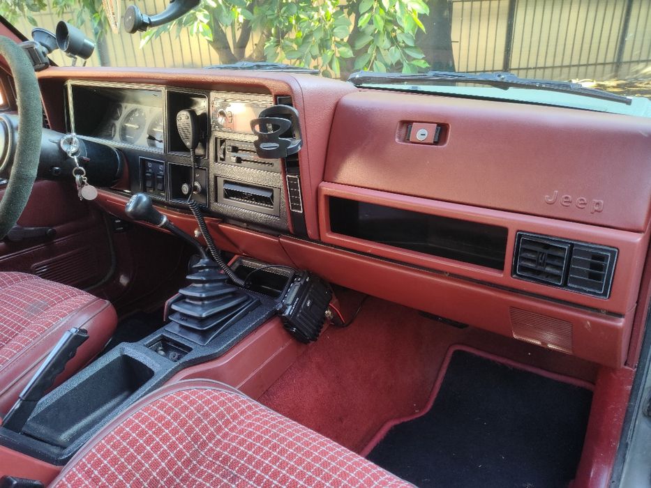 JEEP Cherokee 1986 — imagine 4