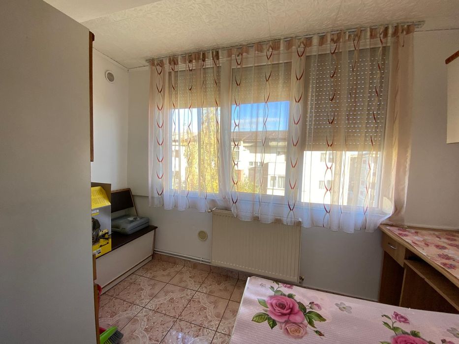 Spre inchiriere: Apartament 2 dormitoare, decomandat, str. Marasesti z
