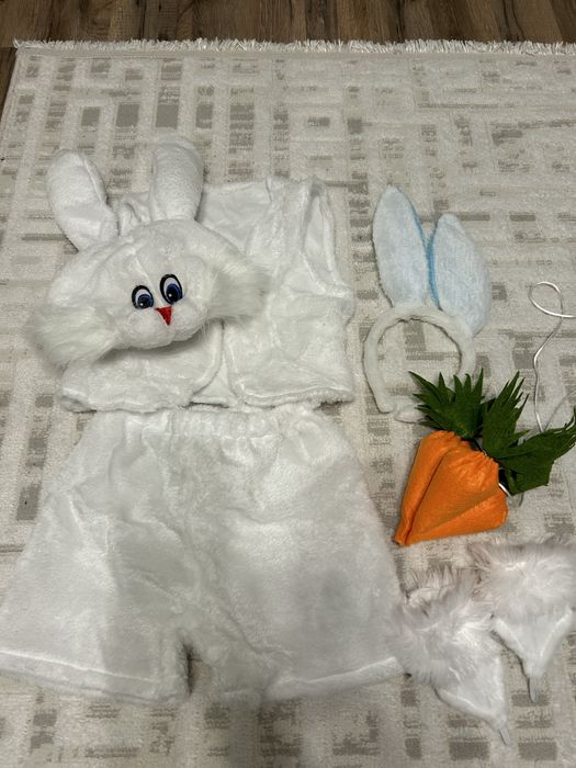 Продам новогодний костюм зайчика