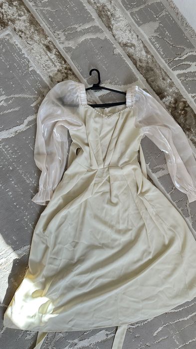 Платья вечерные продам