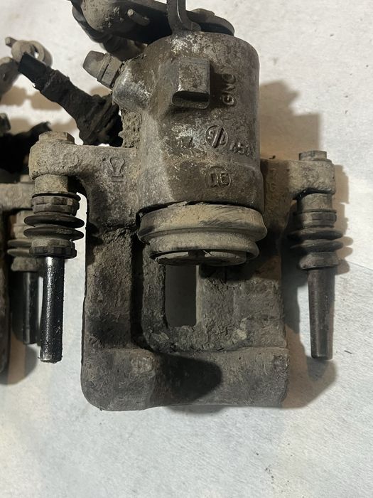 Etrieri Etrier stanga dreapta Golf 5 6 Octavia 2 Audi A3 TRW