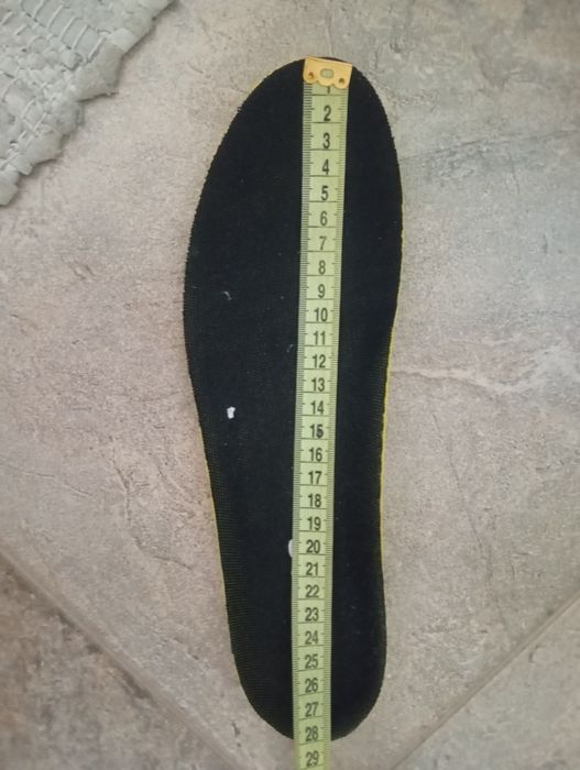 Продавам спортни обувки Joma