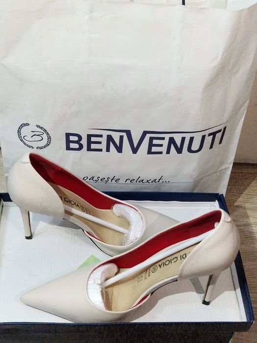 Дамски елегантни обувки на тънък ток