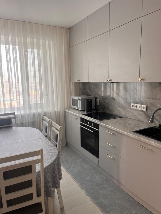 3-х комнатная студия в аренду.