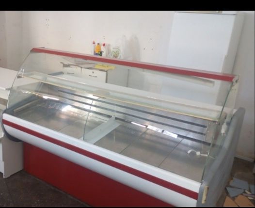 Холодильник витринный Витрина