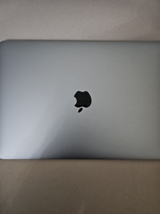 MacBook air 13 retina m1