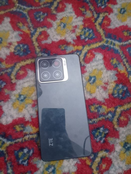 Телефон ZTE Blade A56