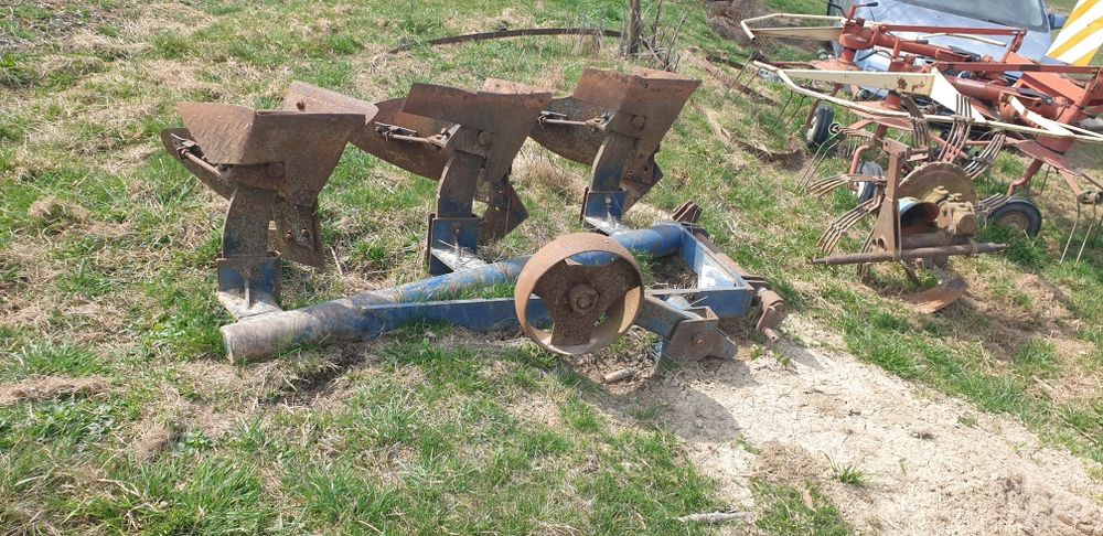 Plug românesc 3 brazde pentru piese