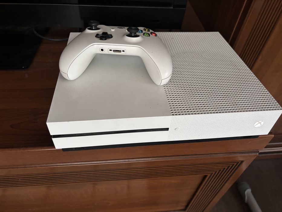 Xbox one s на 1 тб