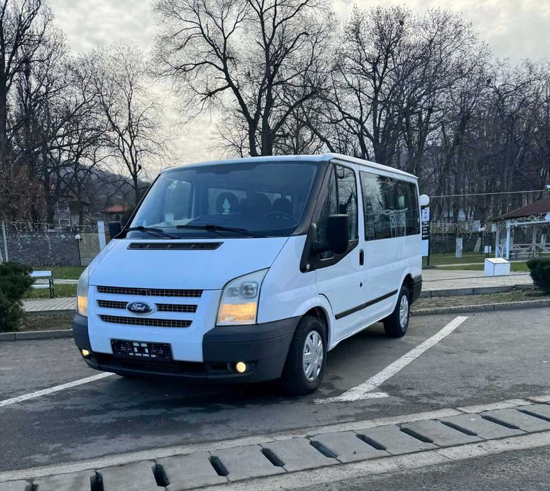 Vand Ford Transit 8+1 cu AC