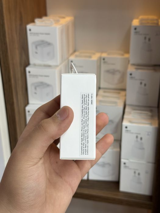 iPhone zaryadka Usa Apple 20W original zaryadnik USB-C tez zaryad