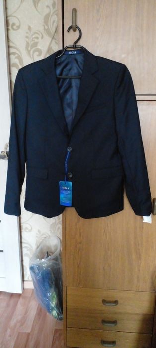 Продам пиджак для школы 14 лет.