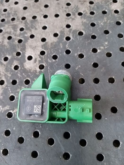 Senzor impact renault captur 1 j5 h5 988338524r