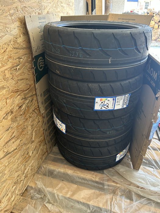 Гуми 235/35/19 proxes R888 нови