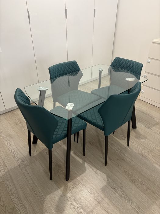 Masa si 4 scaune Mobexpert