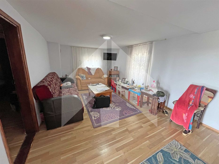 Продава еднофамилна, тухлена къща в с. Струйно (обл. Шумен). ТОП имот!