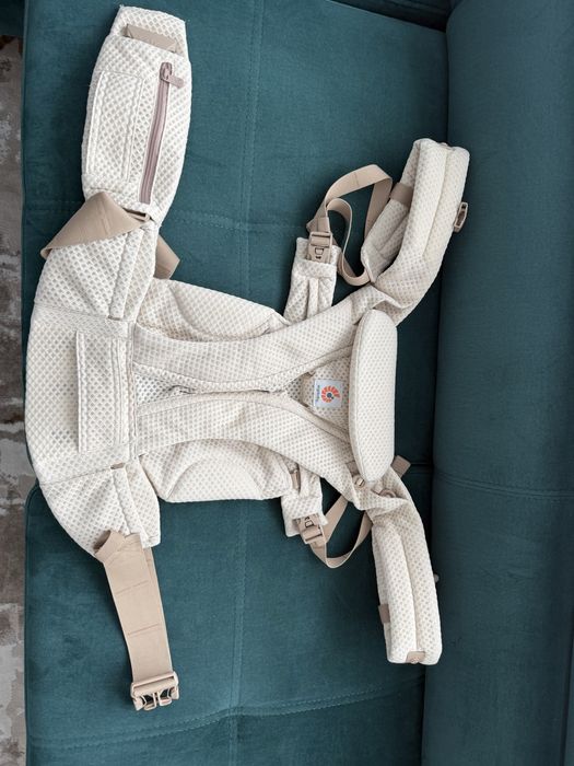 Marsupiu Ergobaby Omni Breeze Natural Beige - Ca Nou (folosit 2 ori)