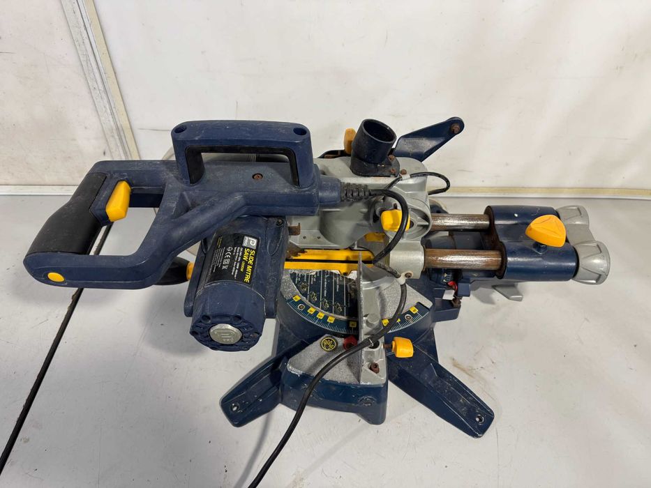 Циркуляр пендула  - Pro 1200W / 210mm