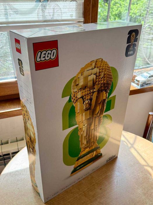 Продам LEGO Кубок FIFA World Cup (оригинал)
