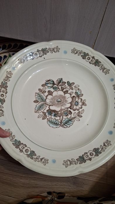 Продам посуду в ассортименте разную !