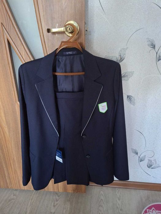 Школьная форма (жен) для НИШ новая в упаковке  р.48 рост 152 или обмен