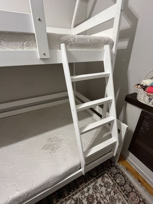 Кровать двухъярусная