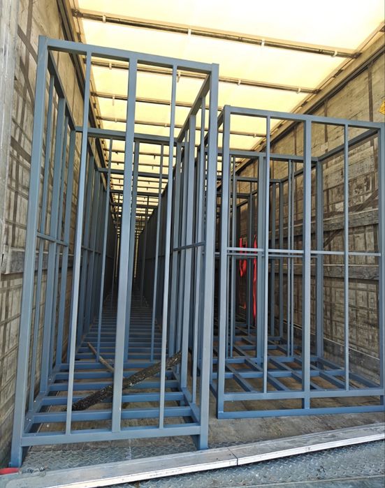 Boxpaleti metalici ieftini depozitare manipulare marfa lemn textile