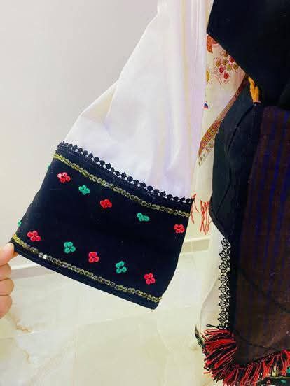 Продавам македонска носия