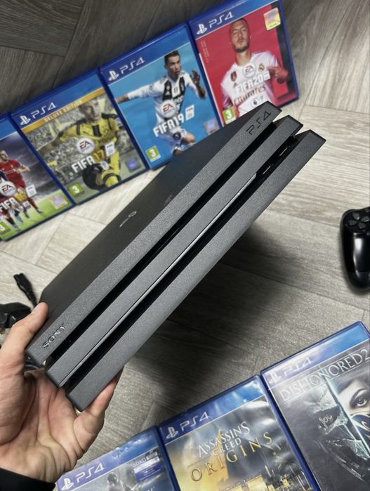 Ps4 pro 1 tb plus jocuri