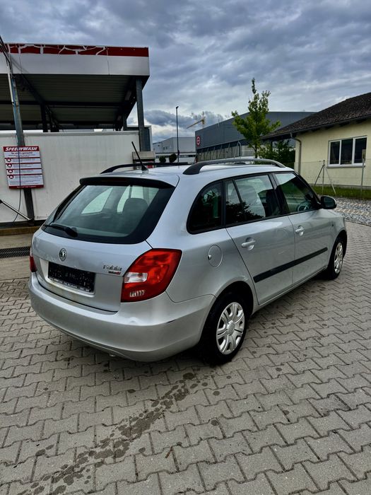 SKODA Fabia 2009 — imagine 3