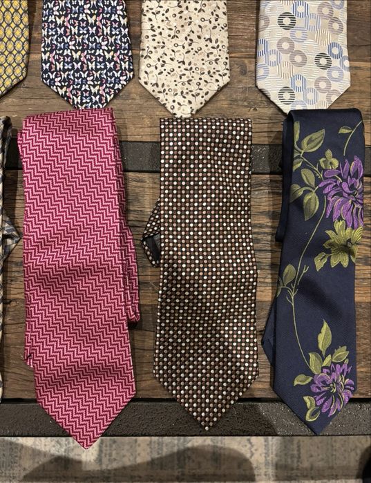 Vand cravate diverse modele