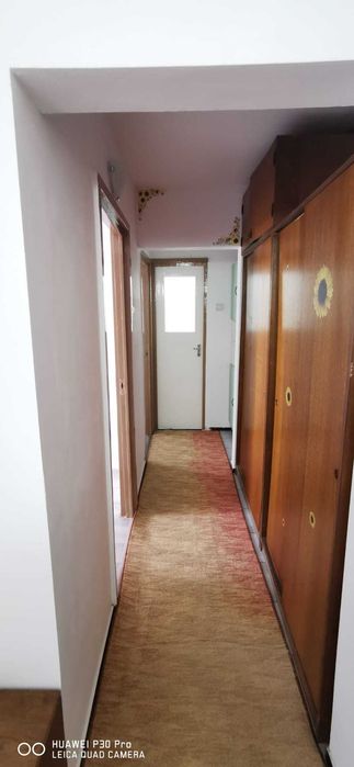 Dau in chirie apartament cu 3 camere, in Tudor, etajul 3 din 4
