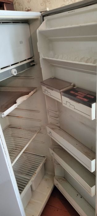 Холодильник Бирюса.