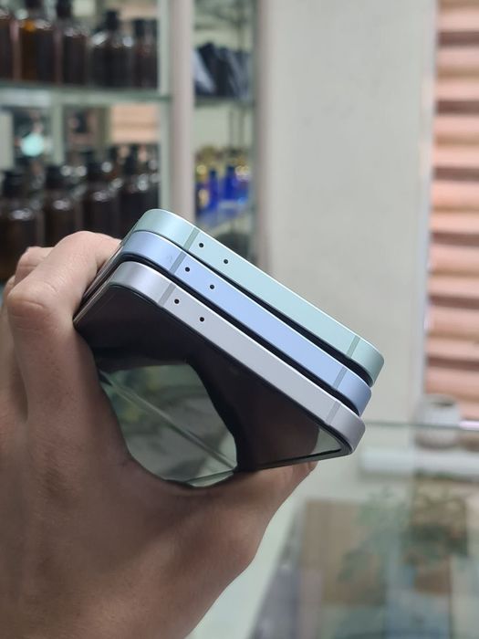 Samsung galaxy z flip 6 5G holati xarxil 12/256gb