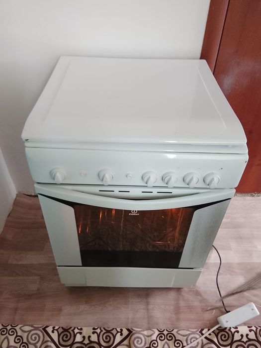 Газовая плиту INDESIT
