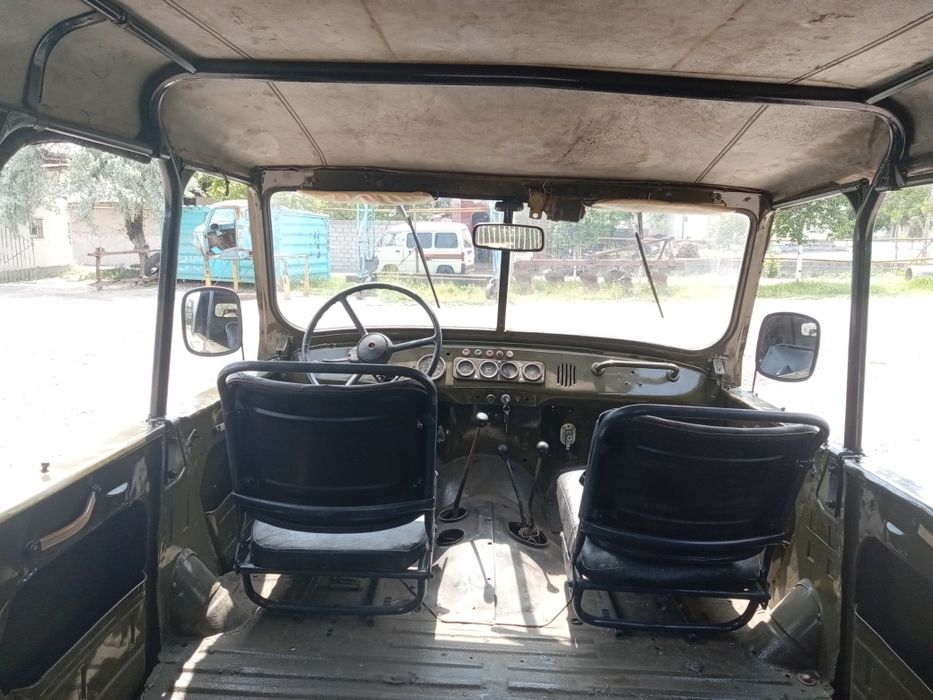 UAZ 469 sotiladi