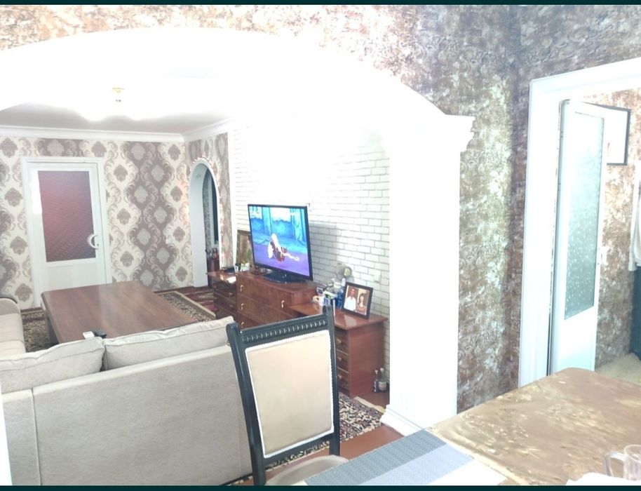 Калининский массив 2-х комнатная кирпич.