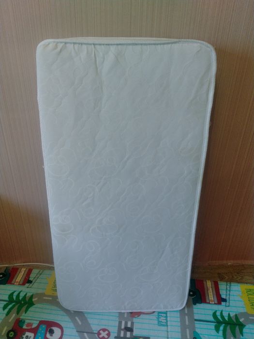 Матрас детский в отличном состоянии