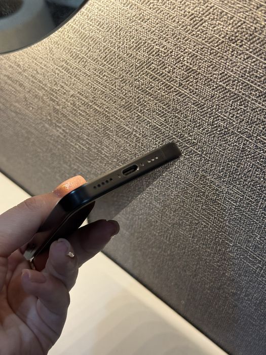 Iphone 15 pro black titan 128gb