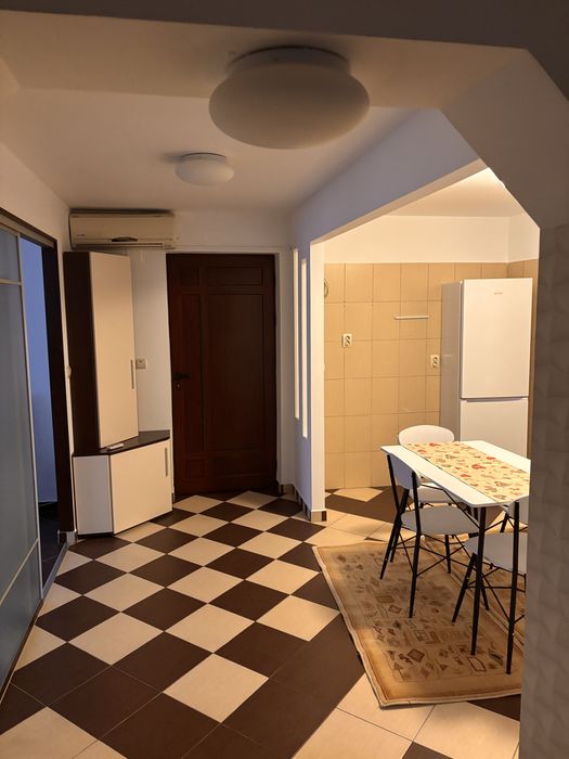Inchiriez apartament 2 camere, zona Pizzeria Alila
