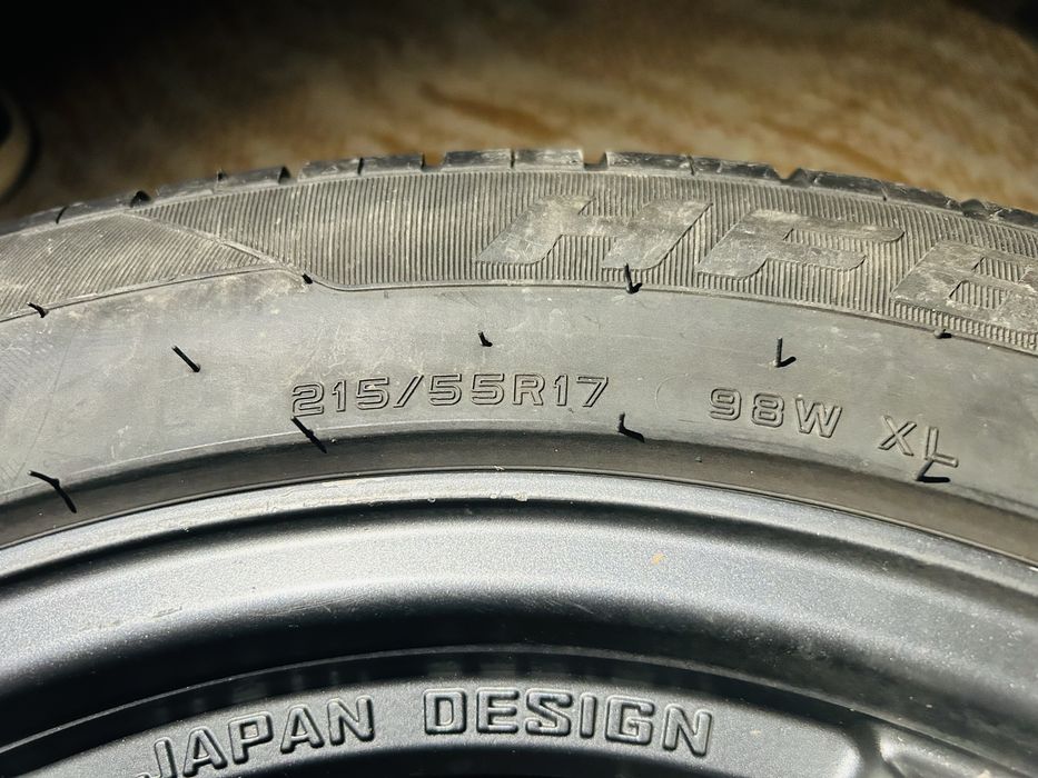 Продам шины 215/55/17 в сборе 4шт
