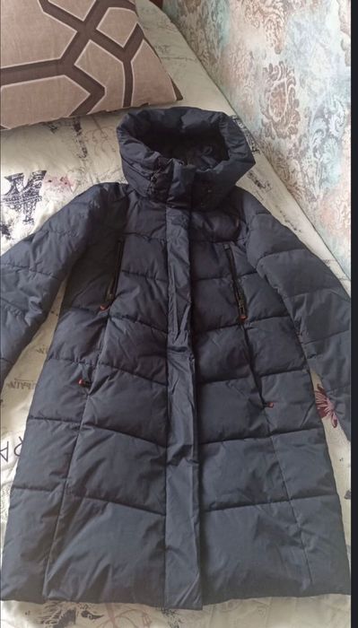 Продам куртку женскую