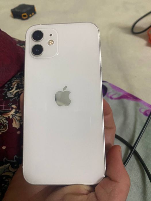 Iphone 12.