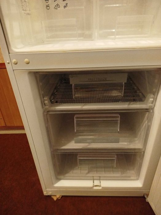 Продам холодильник Zanussi